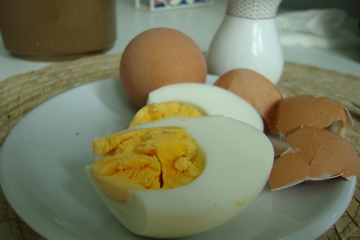 How much and how to boil eggs?