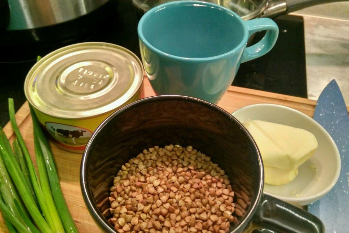 How much to cook buckwheat with stew?