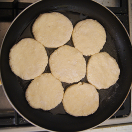 How to fry cottage cheese pancakes